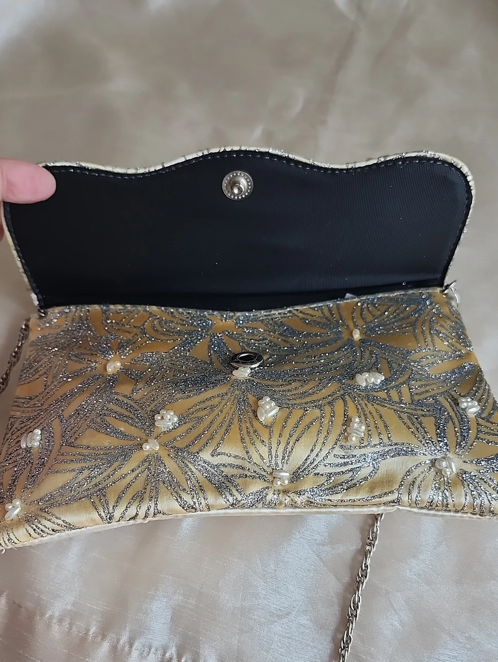 Vintage Ex Cond Cream Satin w/ Pearls & Silver Embellished Shoulder/Clutch, $40